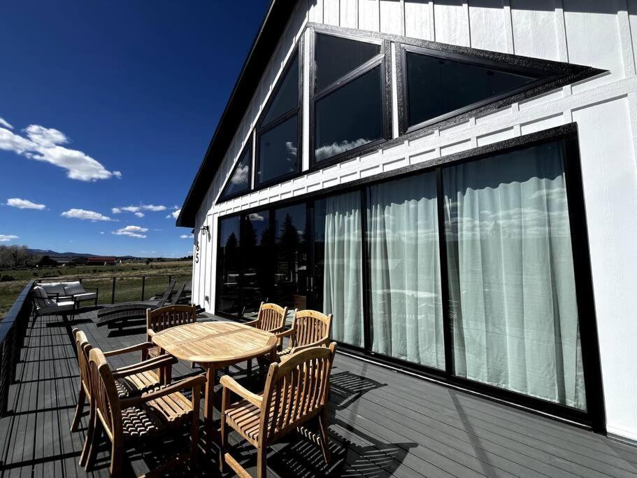 Red Rock Retreat Stunning Floor To Ceiling Views Villa Hatch Exteriör bild