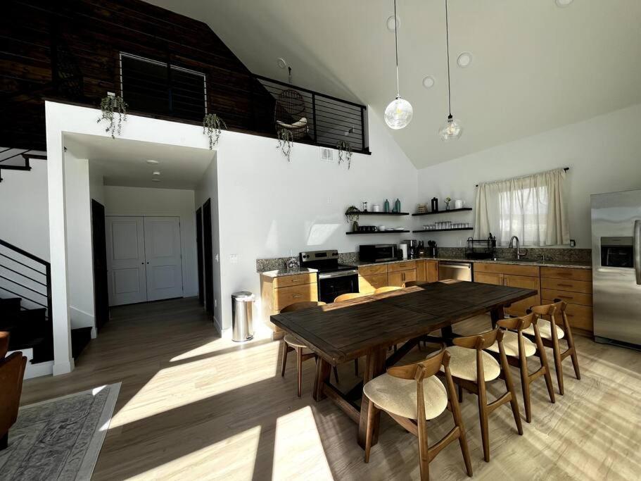 Red Rock Retreat Stunning Floor To Ceiling Views Villa Hatch Exteriör bild